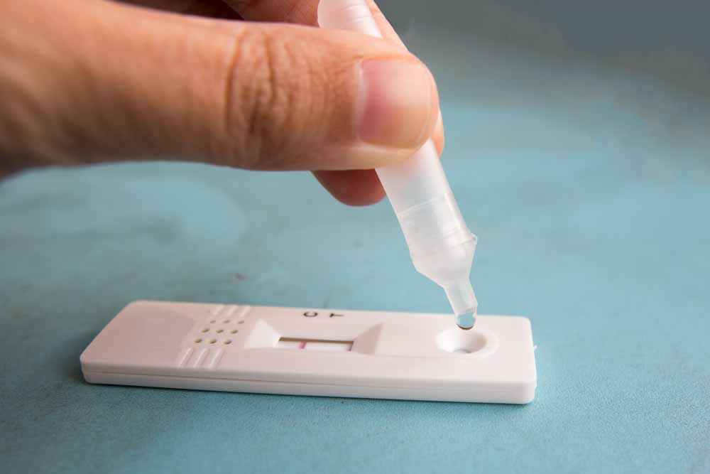 Crece un 545% la dispensación de test de antígenos COVID-19 en farmacias desde noviembre