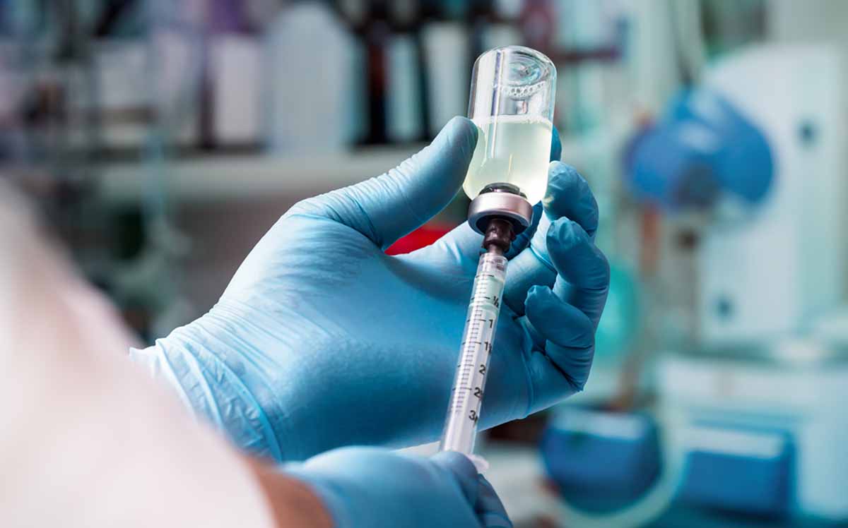 Las farmacias comunitarias de Irlanda del Norte administran más de 35.000 vacunas contra la COVID-19