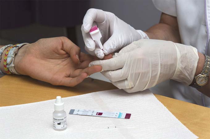 La farmacia que ayuda a detectar la Hepatitis C, la preferida para recibir el tratamiento del virus