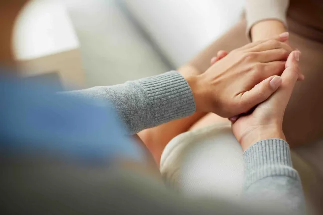 Apoyo a persona dar-la-mano