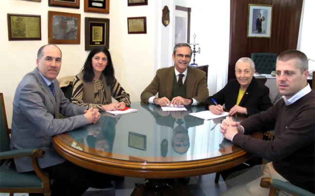 El COF de Cádiz colabora con la Cruz Roja en la promoción de la salud