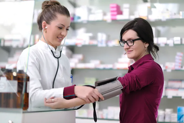 Servicios profesionales farmacéuticos Integración de servicios asistenciales en las farmacias de Brasil