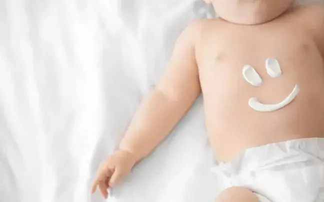 como-cuidar-piel-del-bebe Piel del bebé