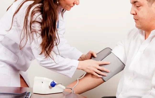 Se implantará un cribado de riesgo cardiovascular en 300 farmacias de Barcelona Se implantará un cribado de riesgo cardiovascular en 300 farmacias de Barcelona