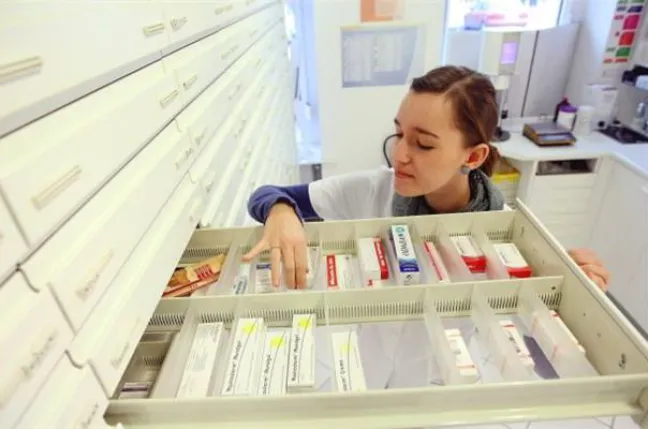 Destinar a un farmacéutico del equipo a ofrecer únicamente servicios es rentable Destinar a un farmacéutico del equipo a ofrecer únicamente servicios es rentable