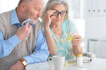 Farmacéuticos y pacientes de edad avanzada. ¿Cómo debe ser la comunicación?