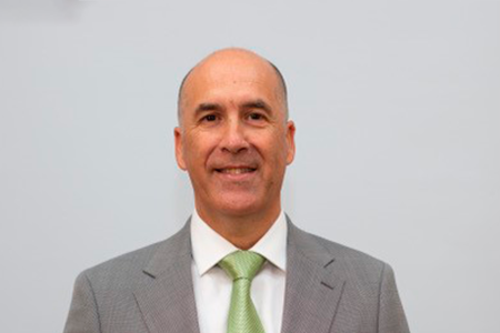 Alberto Virués, COF Cádiz: “Tenemos que ir más allá, tenemos que ocupar competencias en salud pública, en información o en formación”
