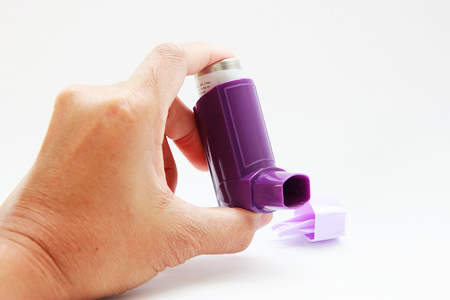 Servicio de revisión del uso de los medicamentos en pacientes con asma en las farmacias de Italia